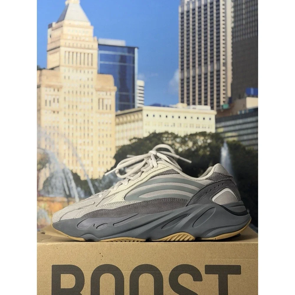 Adidas Yeezy Boost 700 V2 Tephra Men's Size 10.5 FU7914 100% Authentic